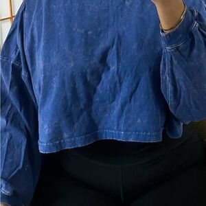 Long-sleeve Crop